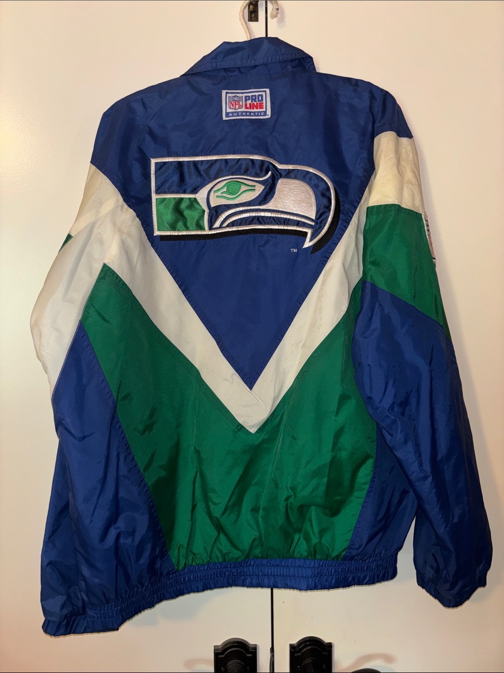 Seattle Seahawks Reebok Blue, Green & White Seahawks Zip Windbreaker Jacket - Picture 3 of 8